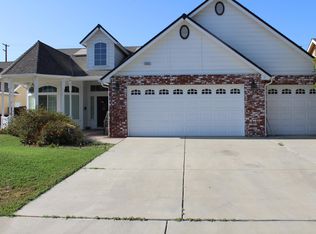 5222 W Lark Ct, Visalia, CA 93291