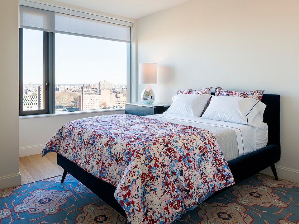 1st image of 10 City Pt APT 47G