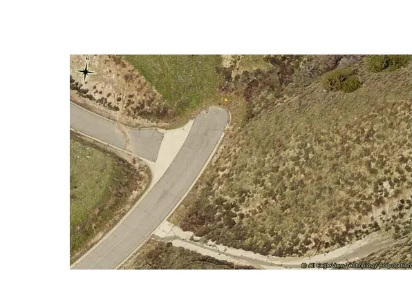 50 Leadhill Dr, Lake Hughes, CA 93532