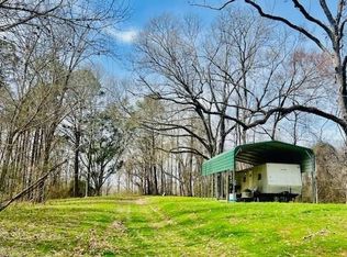 82 Carter Ln, Woodville, MS 39669