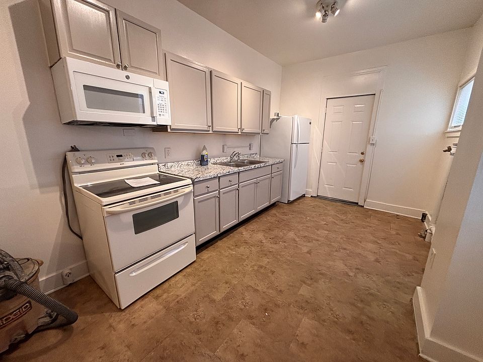 1st image of 738 W Poplar St