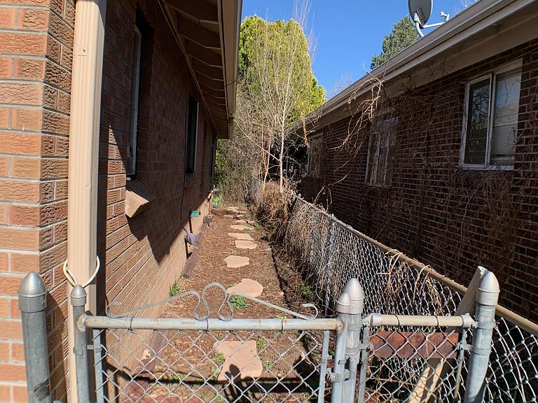 727 Clermont St — Photo 19