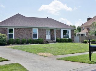 5902 Trappers Ridge Cir, Louisville, KY 40216