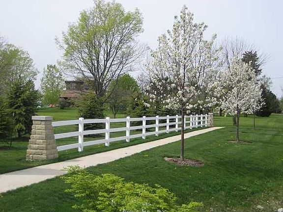 3rd image of 4926 Prestonwood Ln