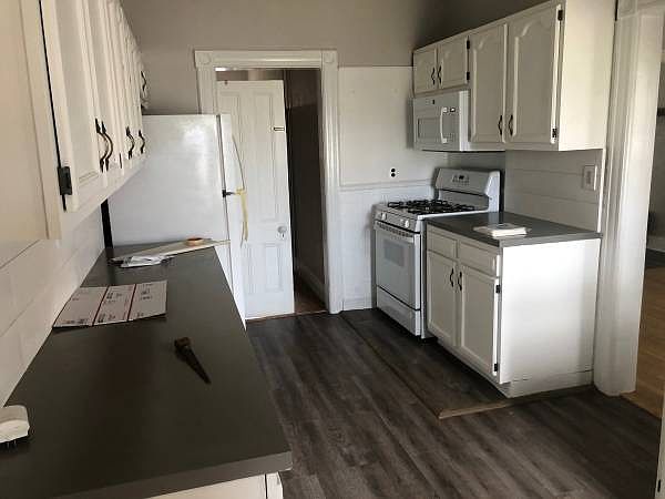 1st image of 33 Armett St Floor 1