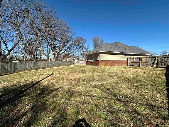 2nd image of 6611 Nelson Way Dr
