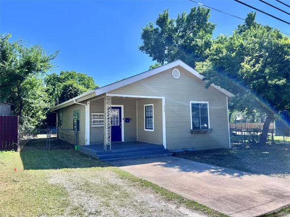 111 W 1st St, Weatherford, TX 76086