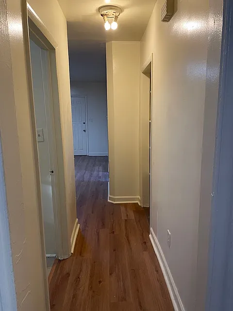 3 bed, 9999 sqft, $1,850 — Photo 3