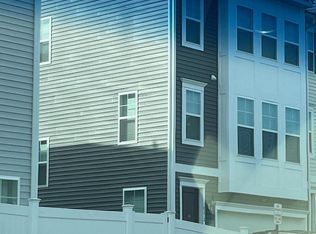 18212 Summit Pointe Dr, Triangle, VA 22172