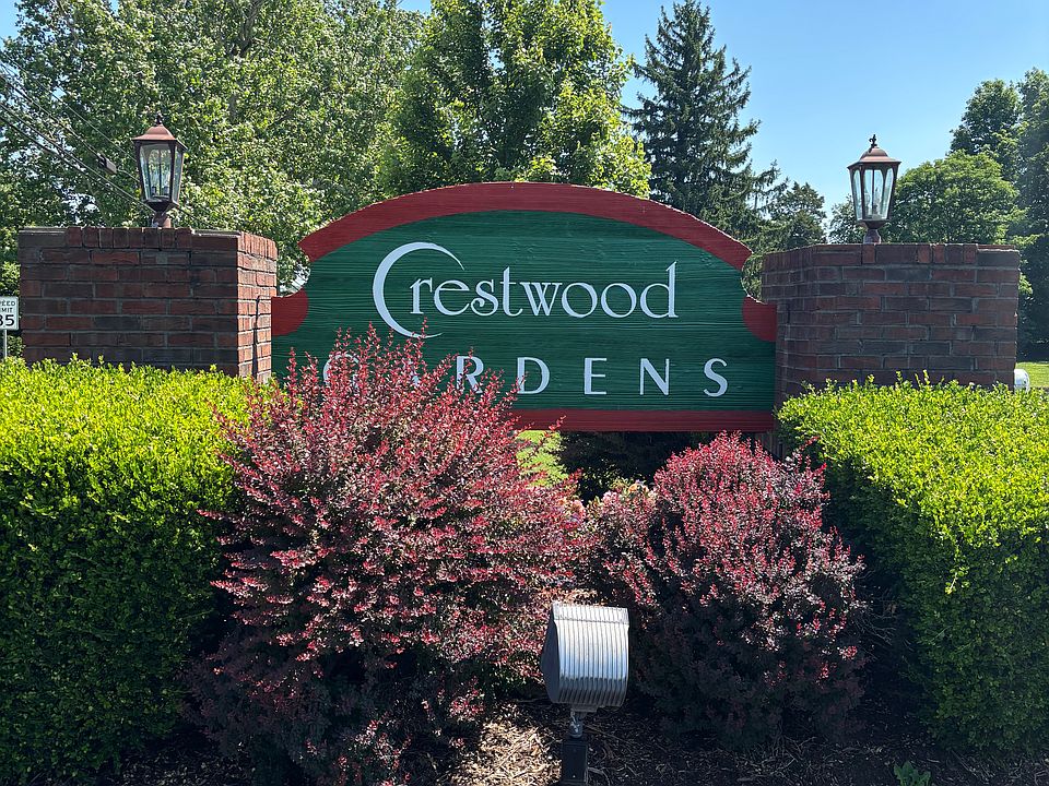 Entrance sign