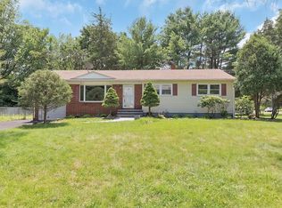 1 Meadowbrook Ln, Piscataway, NJ 08854