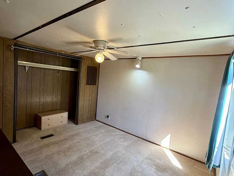 1645 Old Pioneer Way — Photo 16
