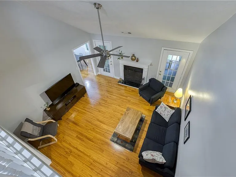 1445 Oakridge Cir — Photo 3