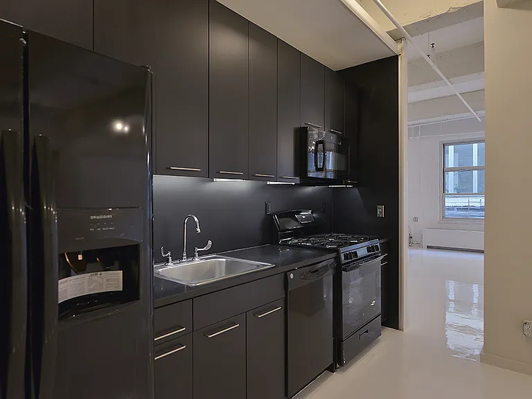80 Nassau St #301 — Photo 1