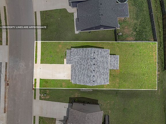 3rd image of 235 Dugger Dr