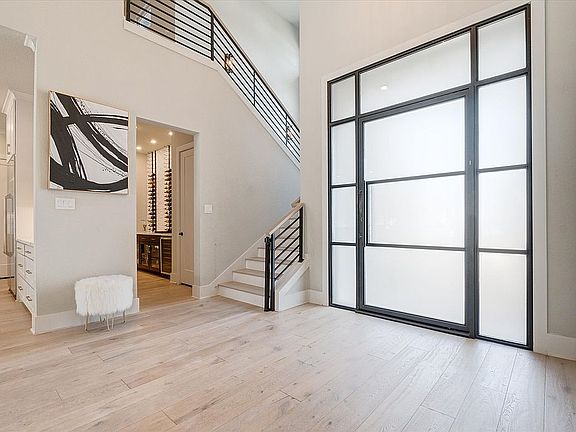 5th image of 4816 Carmel Pl