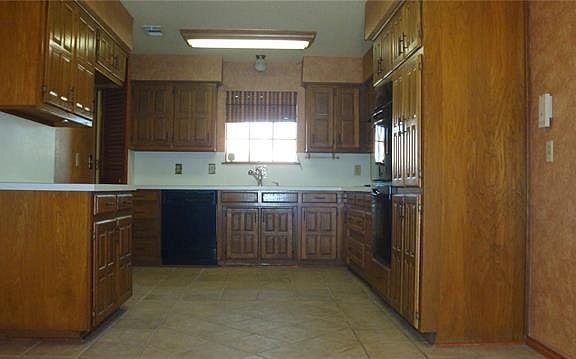 5th image of 1924 E Branch Hollow Dr