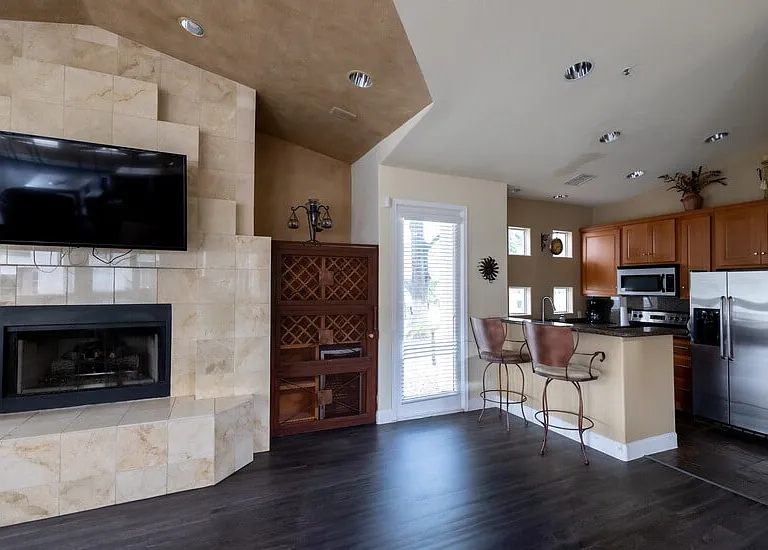 Clubhouse-kitchen