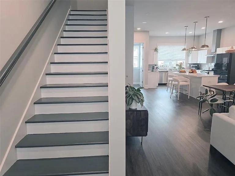 8020 Linfield Way — Photo 20