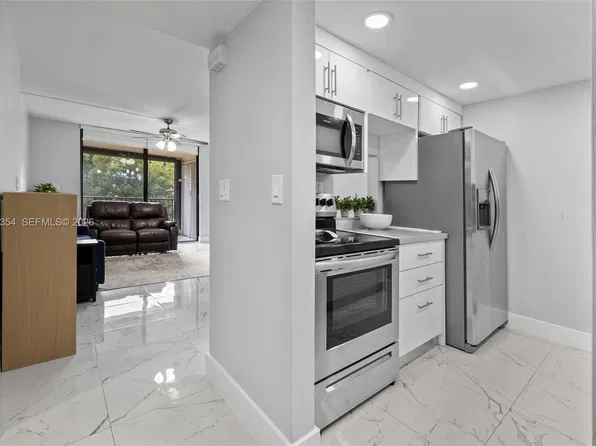 14401 SW 88th St APT 410N, Miami, FL 33186