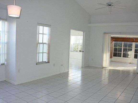 3rd image of 1867 Aynsley Way APT 5