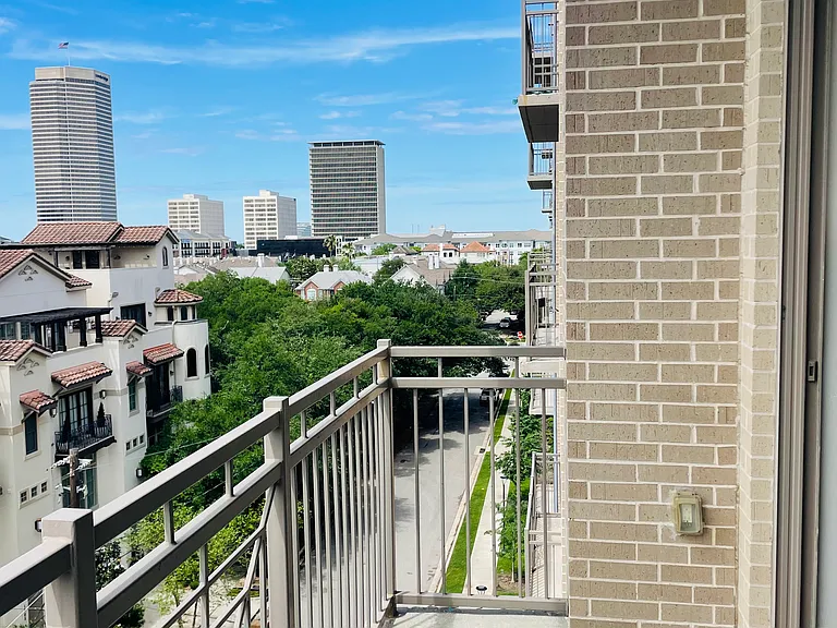 1321 Montrose Blvd #601 — Photo 13