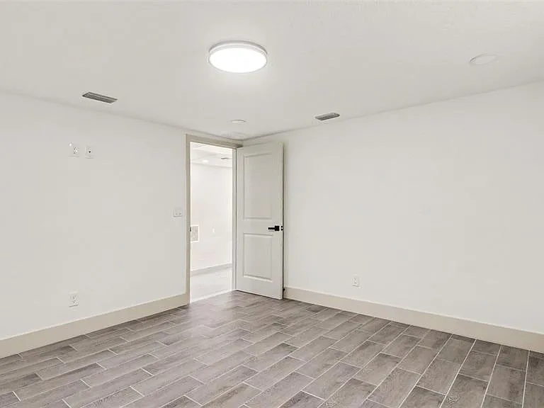 1109 NW 14th Ave — Photo 15