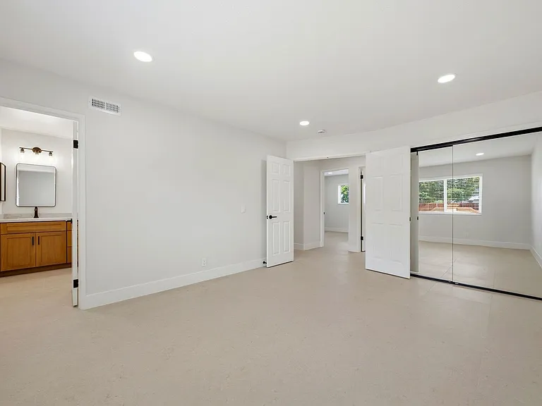 19022 Summerfield Ln — Photo 11