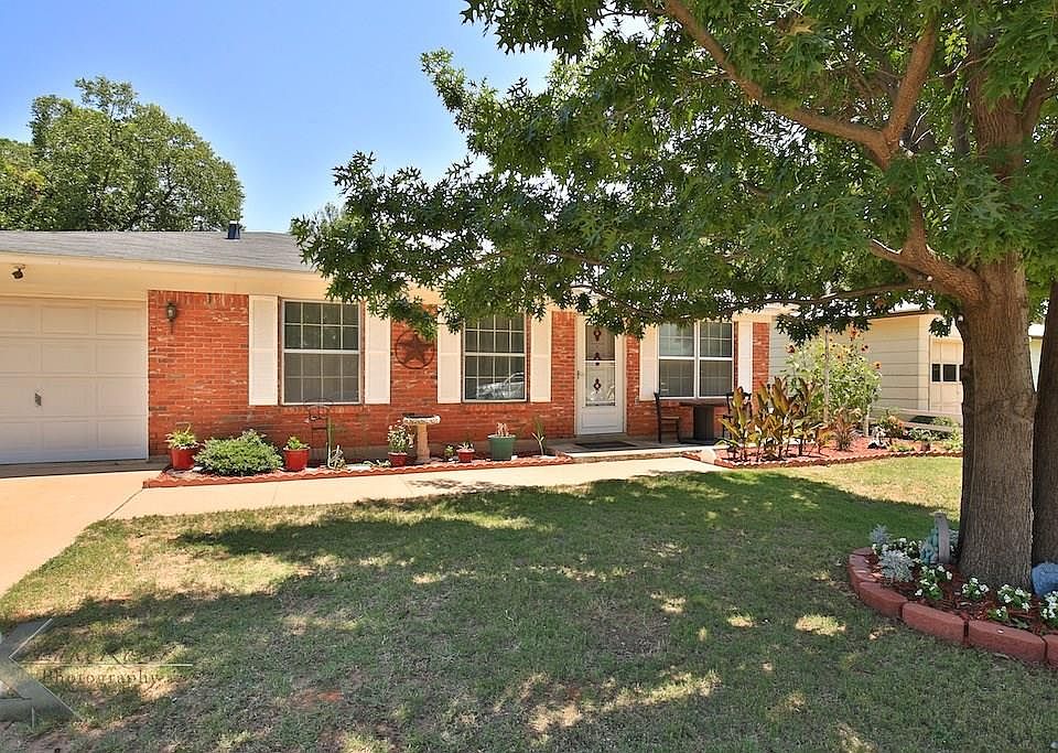 1st image of 2357 Meadowbrook Dr