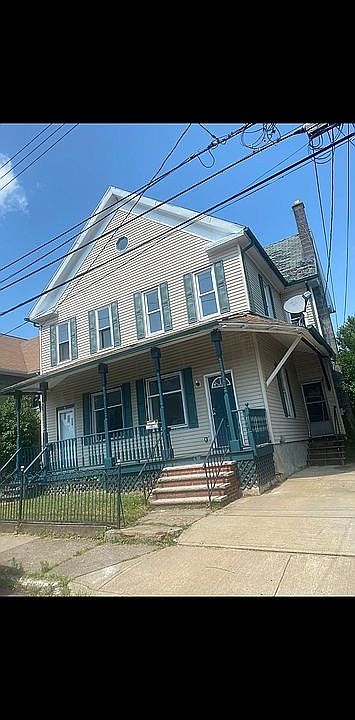 1st image of 52 Jeanette St