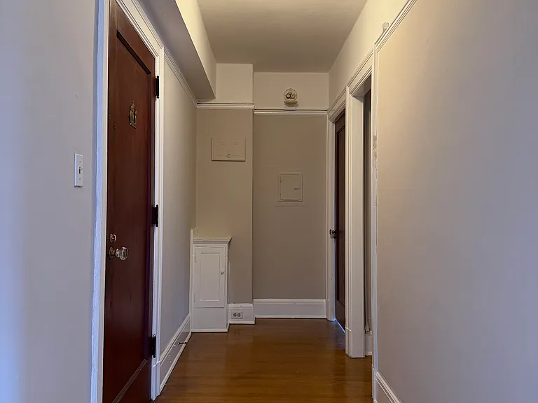 Sherwood Apartments — Photo 16