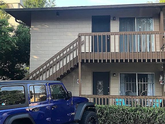 2nd image of 118 W America St APT 2