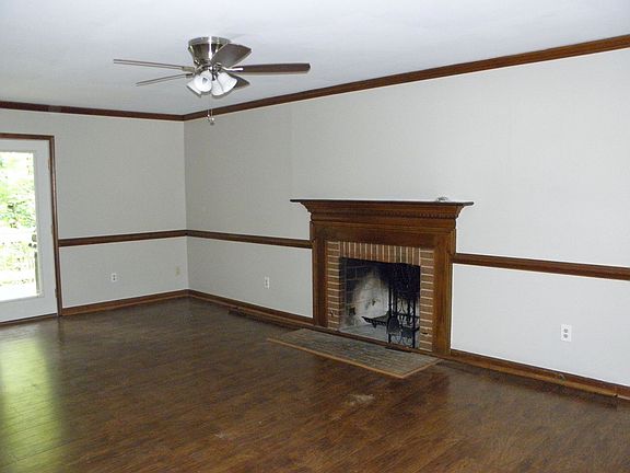 3rd image of 143 Parker Ave
