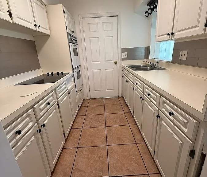 1252 Eldridge St — Photo 9