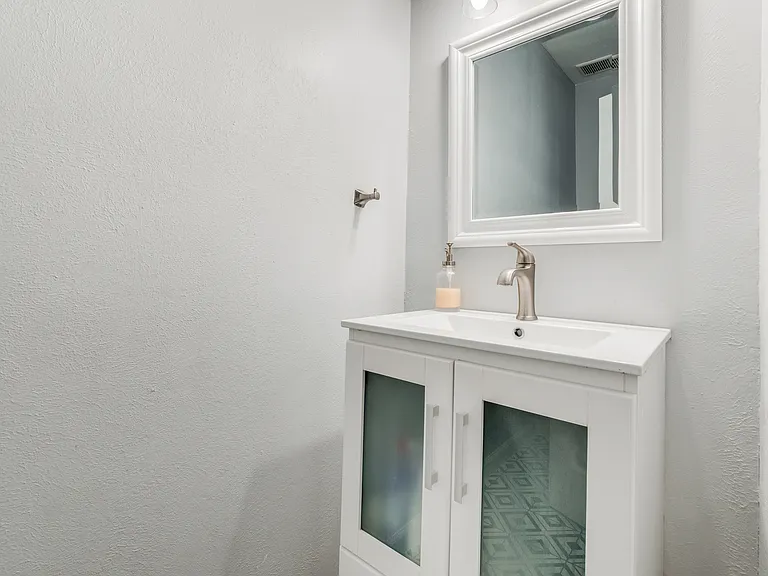 5221 Elkridge Dr — Photo 29