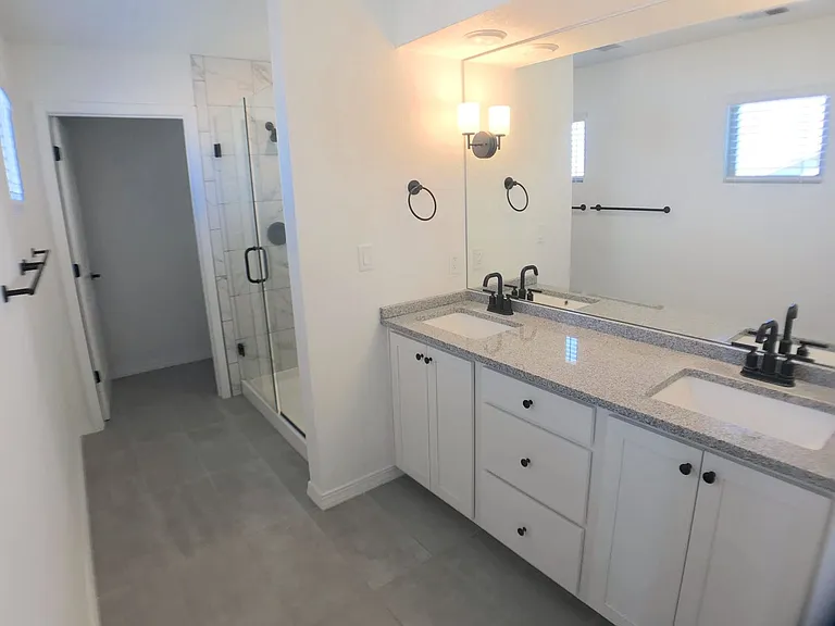 313 Wyatt Ave SW — Photo 16