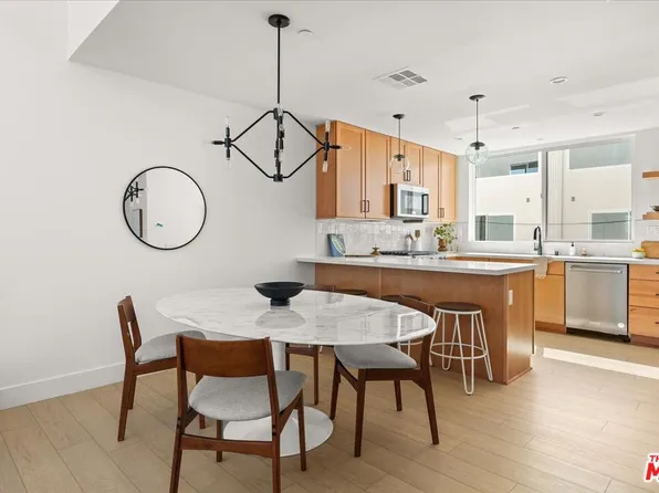 11212 W Victory Blvd #7, North Hollywood, CA 91606