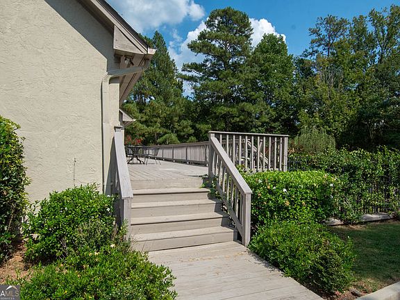 3rd image of 201 Robinson Rd #B