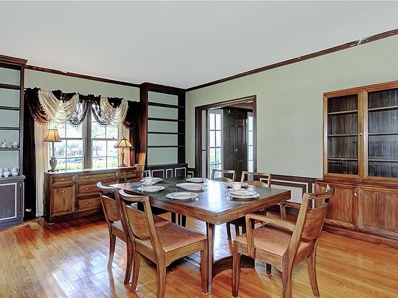 5th image of 1615 Walworth St