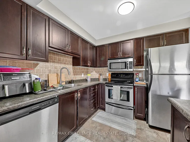 31 Donald Bell Dr — Photo 12