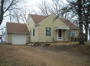969 Shoreacres Dr, Fairmont, MN 56031