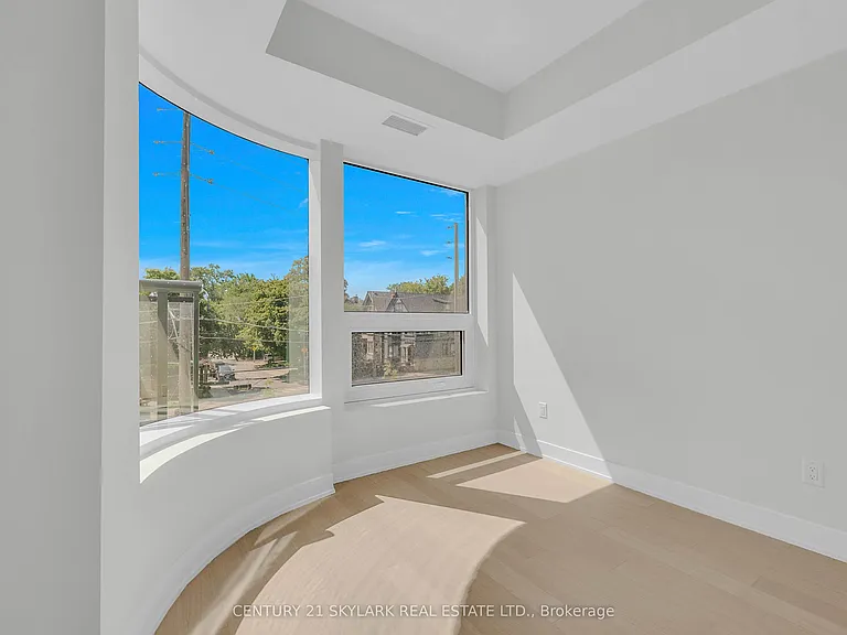 322 Dupont St #206 — Photo 8