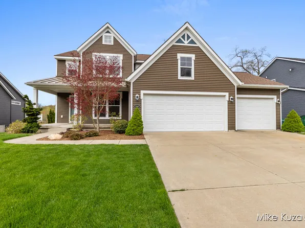 17097 Birchview Dr, Nunica, MI 49448