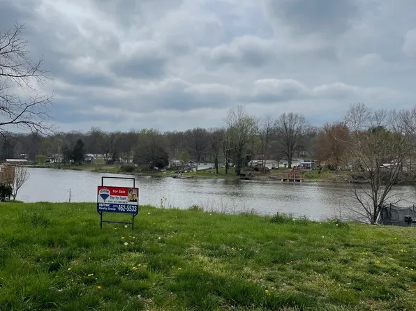 3359 Blynshire Cir, North Vernon, IN 47265