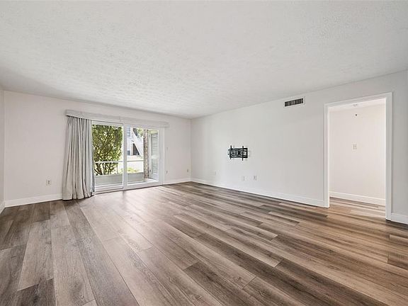 3rd image of 4300 Lake Underhill Rd #23B2