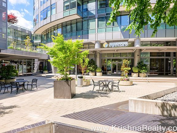 2nd image of 3601 SE River Pkwy #321