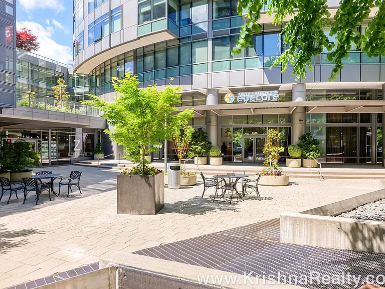 3601 SE River Pkwy #321 — Photo 2