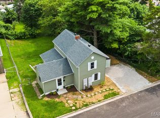 90 Sunset Ave, Glen Carbon, IL 62034