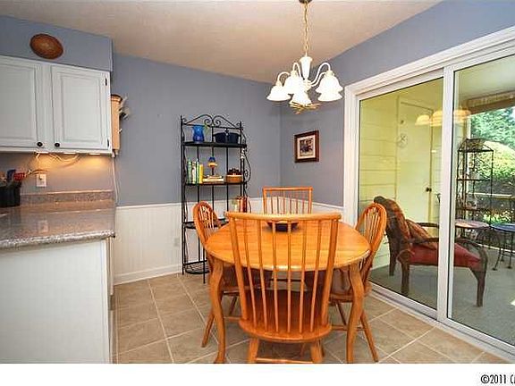 4th image of 4327 Woodglen Ln