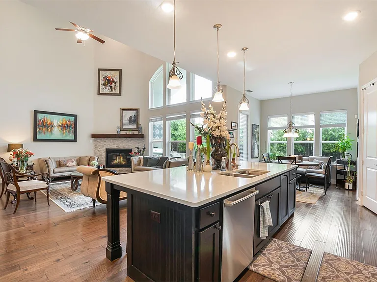 12818 Caterpillar Dr — Photo 11